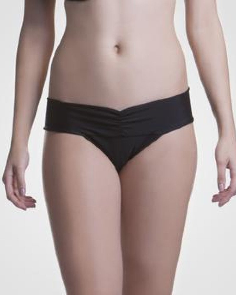 Μαγιό γυναικείο σλιπ με μπάσκα και σούρα μπροστά Μαγιό γυναικείο σλιπ με μπάσκα και σούρα μπροστά