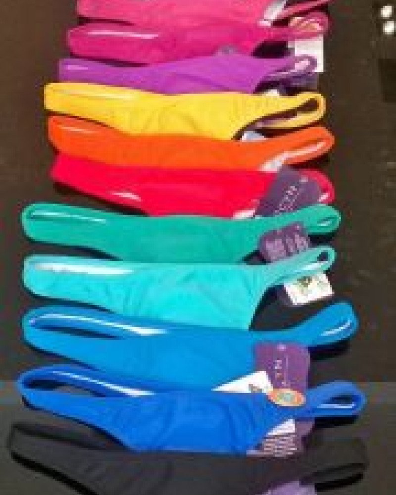 Μαγιό string γυναικείο μονόχρωμο Μαγιό string γυναικείο μονόχρωμο